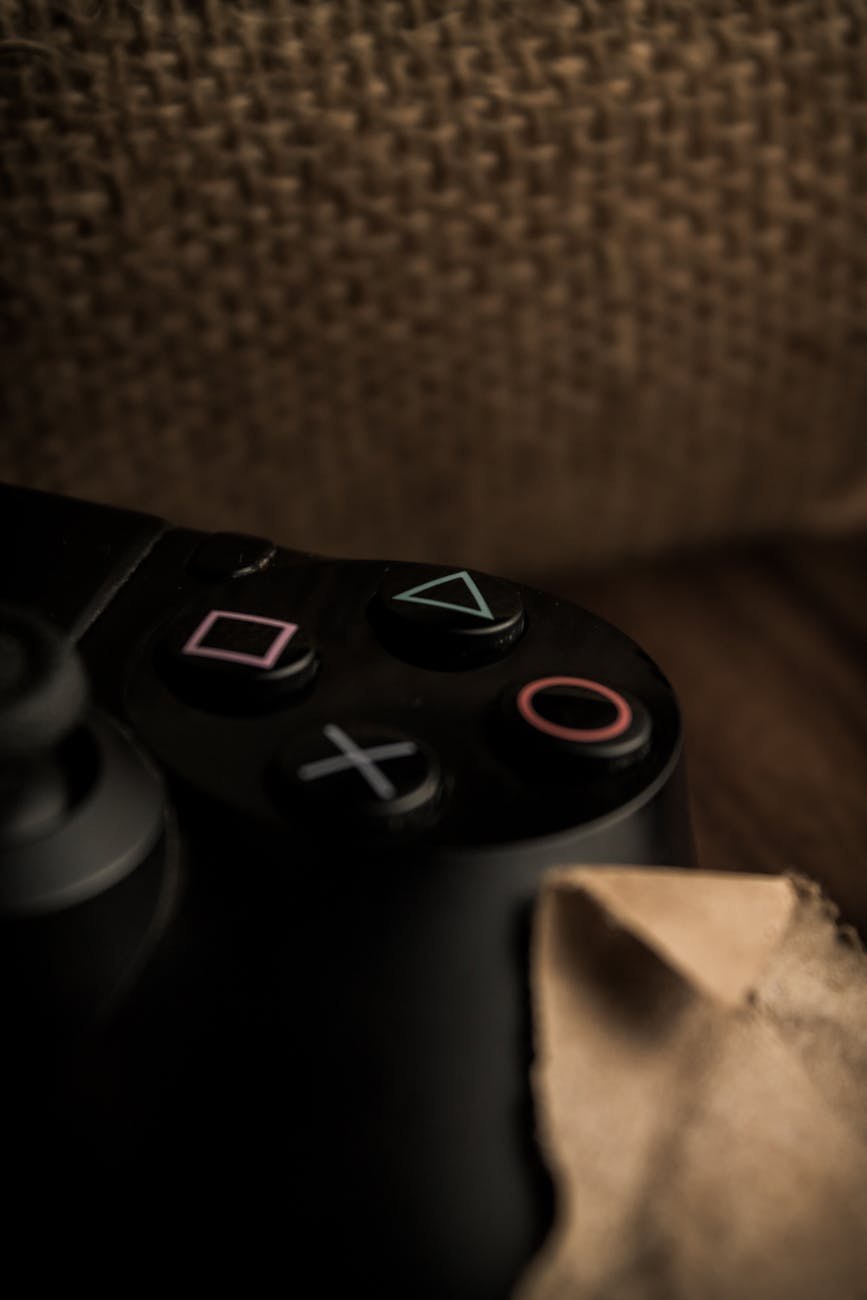 Fighting game controller and setup with analysis overlay